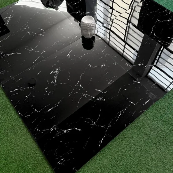 Porcelanato MARQUINA NEGRO 60x60cm – 1.44m2 – Vitrificado
