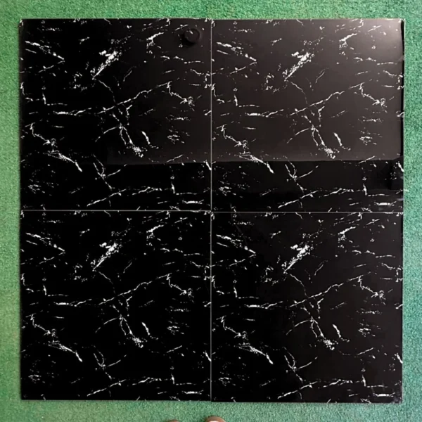Porcelanato MARQUINA NEGRO 60x60cm – 1.44m2 – Vitrificado