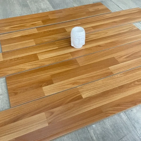 PISO LAMINADO 4266 – 2.911m2 – 1.219×19.9cm