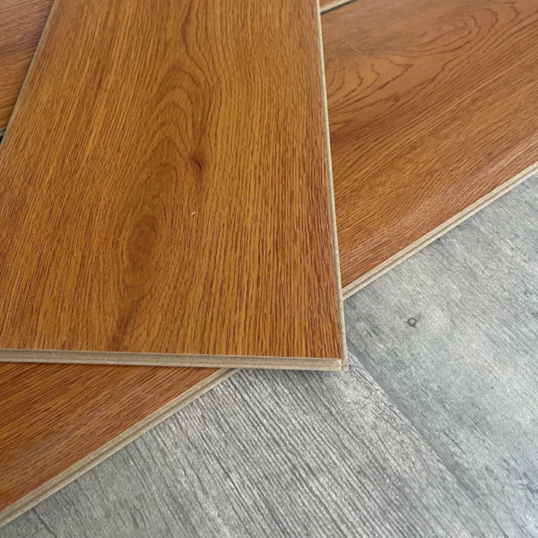 PISO LAMINADO 4267 – 2.911m2 – 1.219×19.9cm