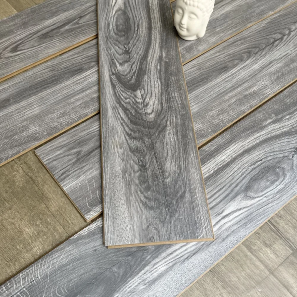PISO LAMINADO 4268 – 2.911m2 – 1.219×19.9cm